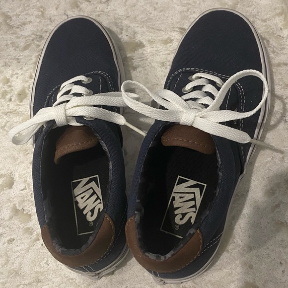 Vans Sneakers Navy Blue and Leather Pattern Size 6 - Picture 2 of 6